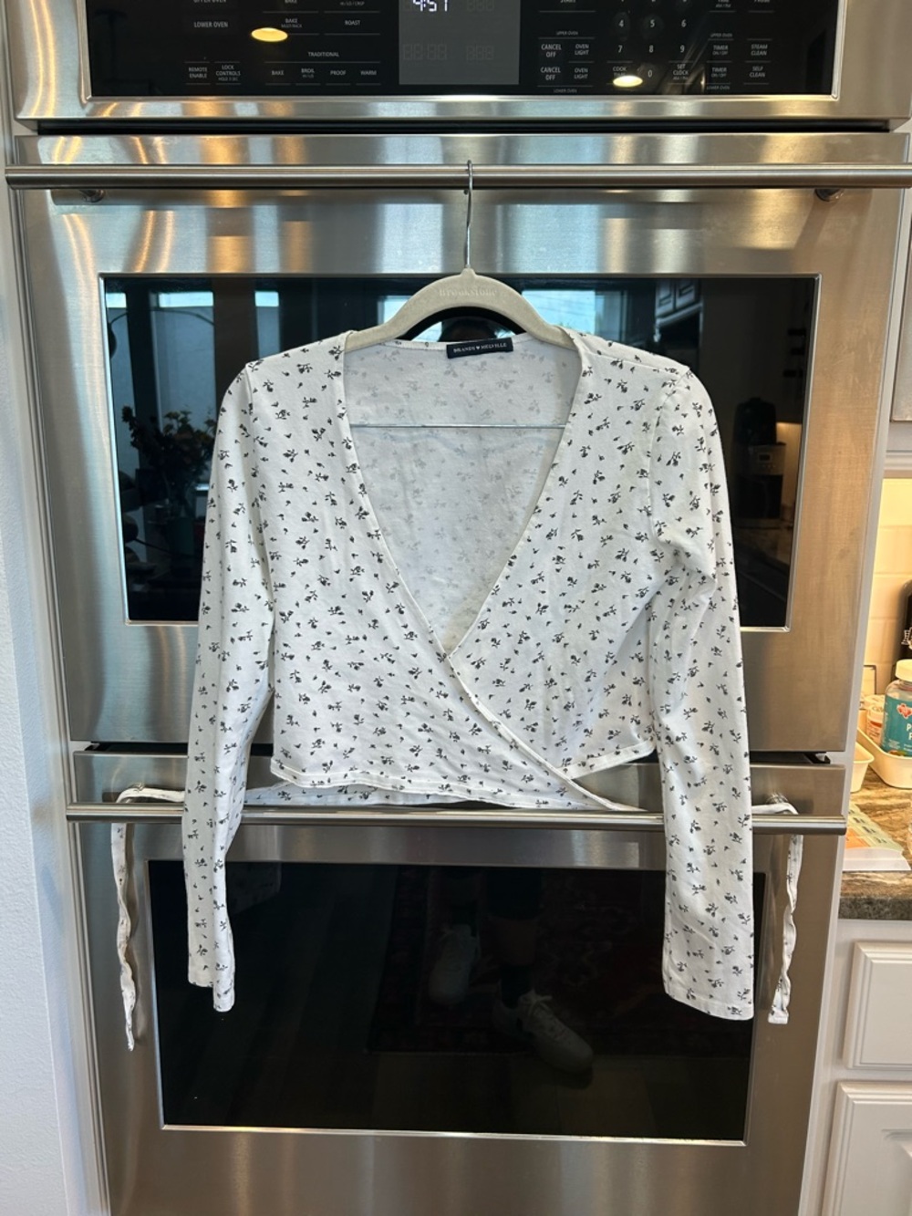 Brandy Melville White Floral coco Wrap  Top one size GUC